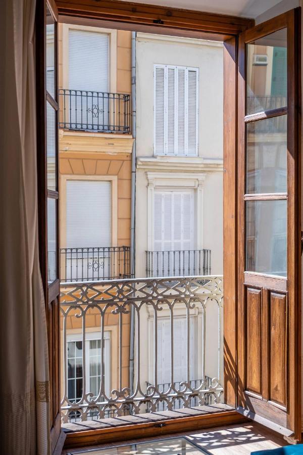 Apartament Carreteria - Design & Comfort - Prime Area